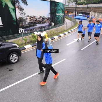 Runner Photo 7956040