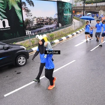 Runner Photo 7956046
