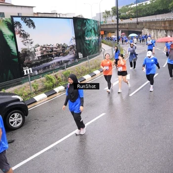Runner Photo 7956050