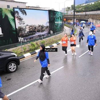 Runner Photo 7956051