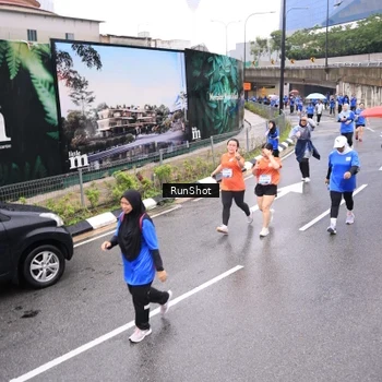 Runner Photo 7956053