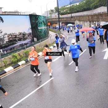 Runner Photo 7956056