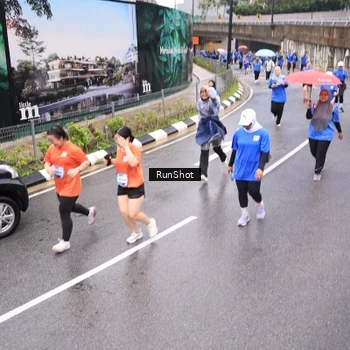 Runner Photo 7956059