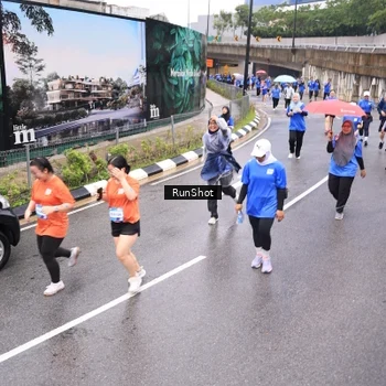 Runner Photo 7956061