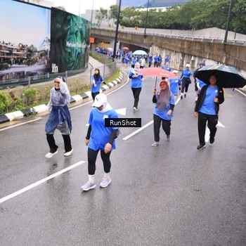 Runner Photo 7956062