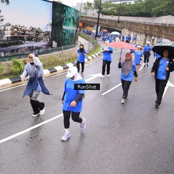 Runner Photo 7956064
