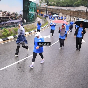 Runner Photo 7956065