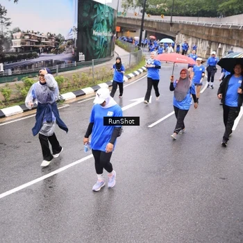 Runner Photo 7956067