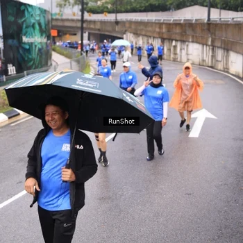 Runner Photo 7956104
