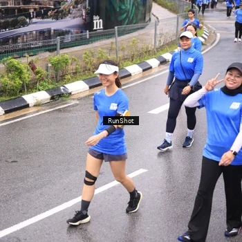 Runner Photo 7956125