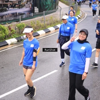 Runner Photo 7956128