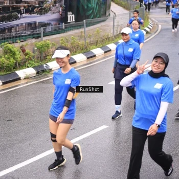 Runner Photo 7956133