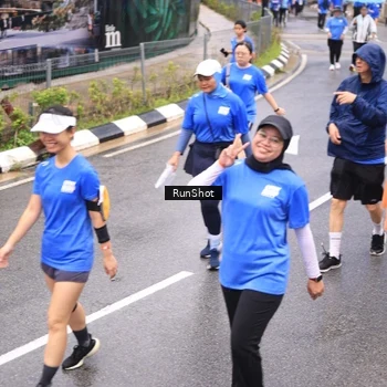 Runner Photo 7956134