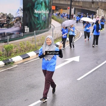 Runner Photo 7956240