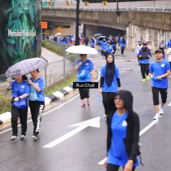 Runner Photo 7956264