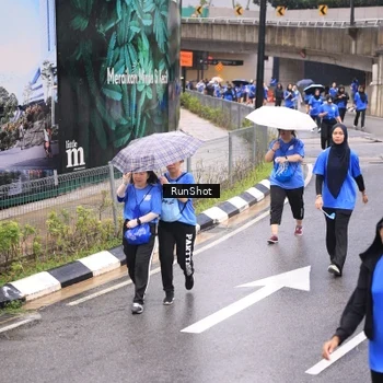 Runner Photo 7956265