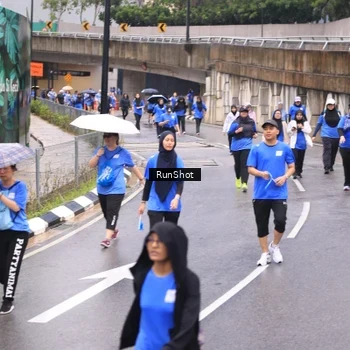 Runner Photo 7956268