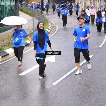 Runner Photo 7956284