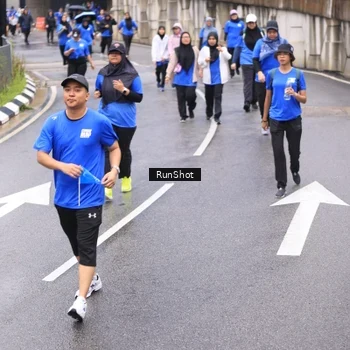 Runner Photo 7956305