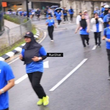 Runner Photo 7956331