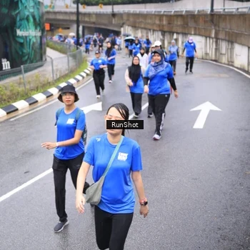 Runner Photo 7956353