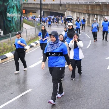 Runner Photo 7956364