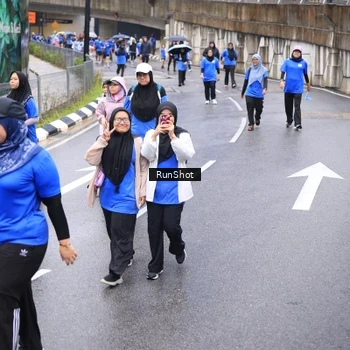 Runner Photo 7956376
