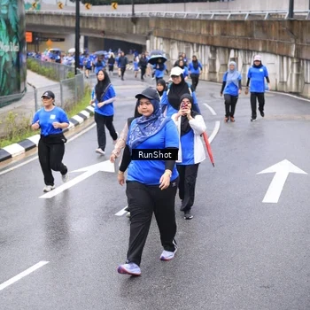 Runner Photo 7956379