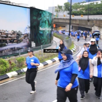 Runner Photo 7956385