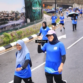 Runner Photo 7956453