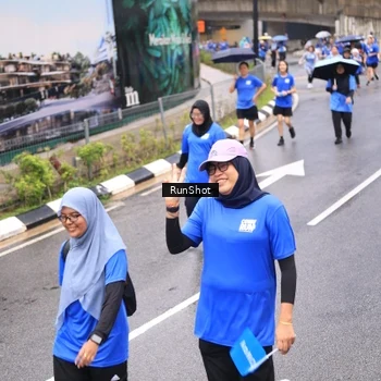 Runner Photo 7956454