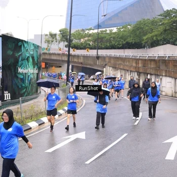 Runner Photo 7956464