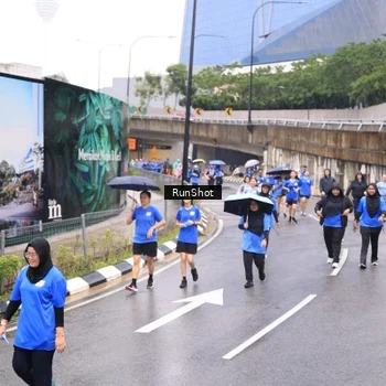 Runner Photo 7956465