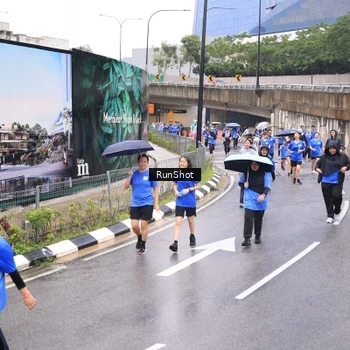 Runner Photo 7956472