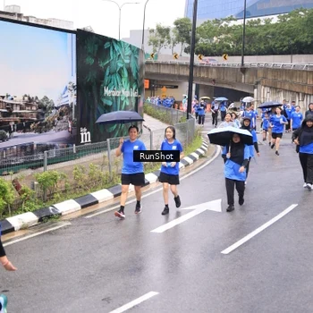 Runner Photo 7956474