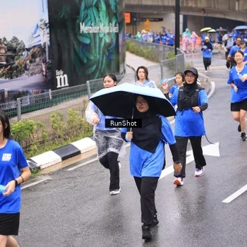 Runner Photo 7956499