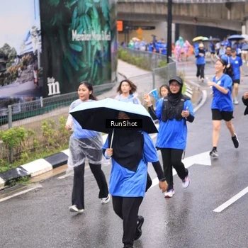 Runner Photo 7956502