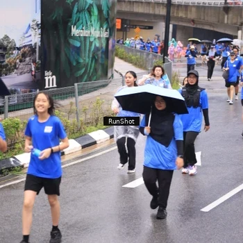 Runner Photo 7956504