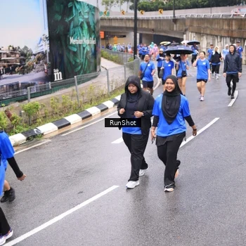 Runner Photo 7956534