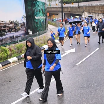 Runner Photo 7956551