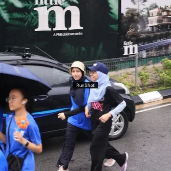 Runner Photo 7956642
