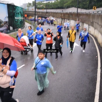 Runner Photo 7956643