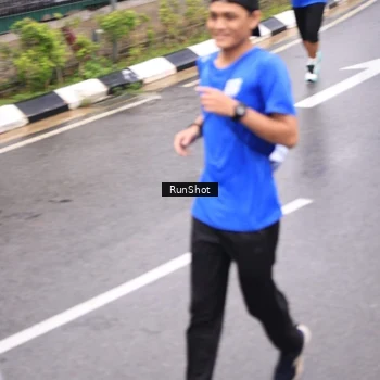 Runner Photo 7956664