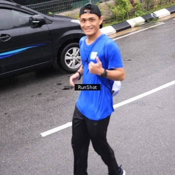 Runner Photo 7956675