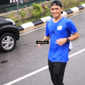 Runner Photo 7956692