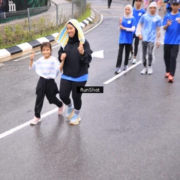 Runner Photo 7956699