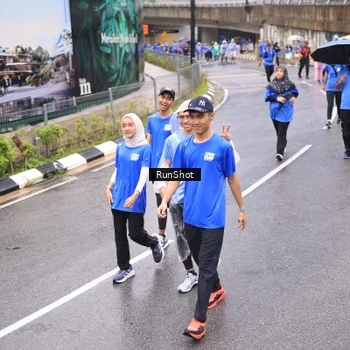 Runner Photo 7956733