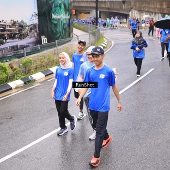 Runner Photo 7956734