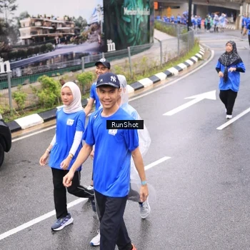 Runner Photo 7956747