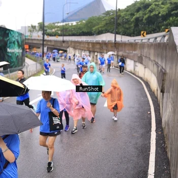 Runner Photo 7956896